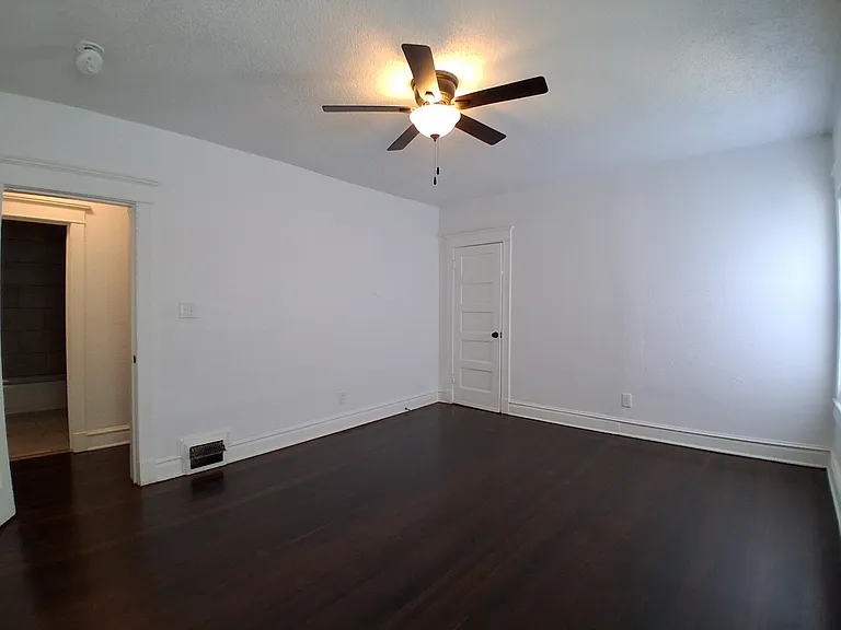 2640 Victor St — Photo 13