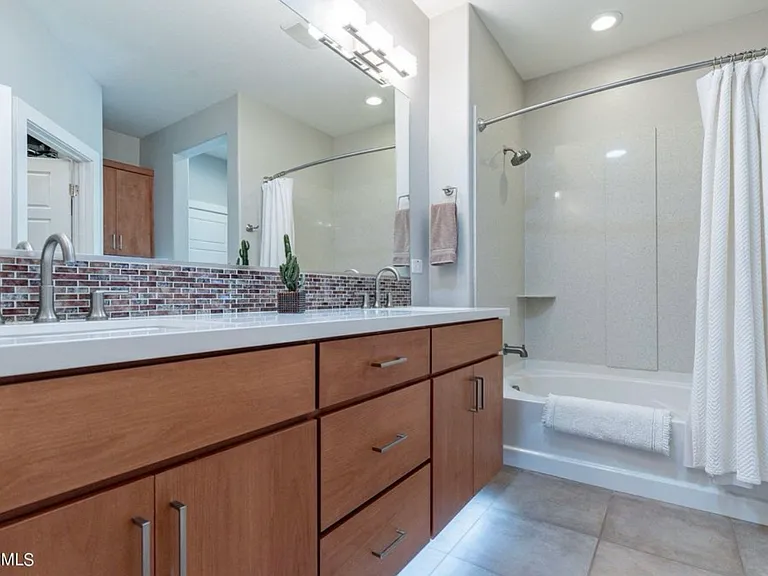 36131 N Desert Tea Dr — Photo 5