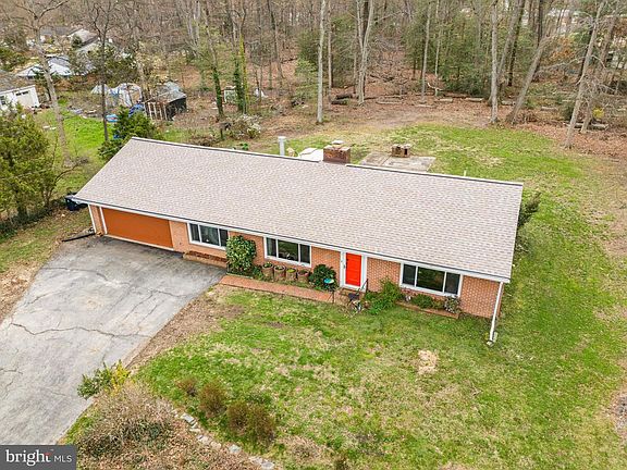 3rd image of 1303 Jefferson Rd