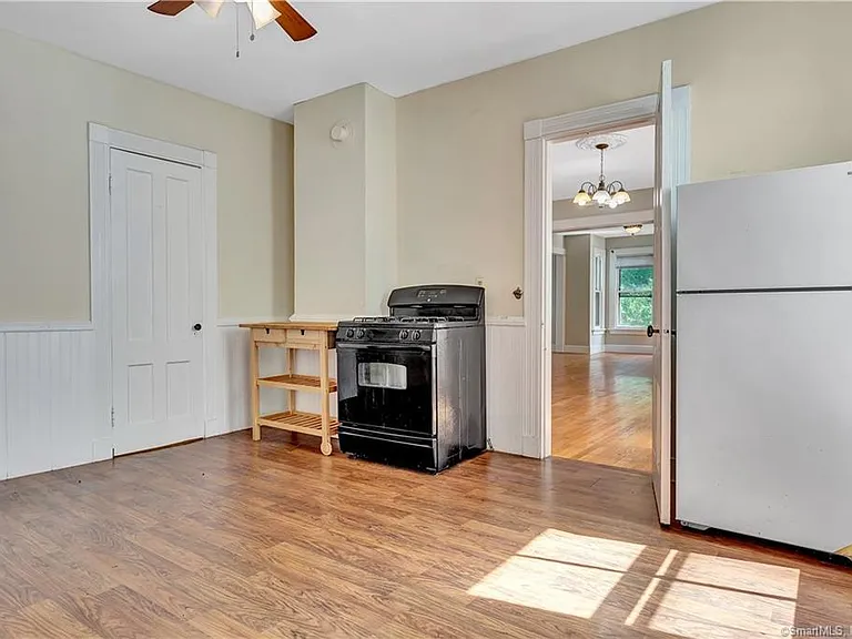 28 Edwards St #2 — Photo 14