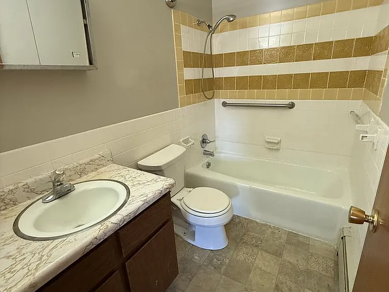 806 Jefferson St — Photo 2