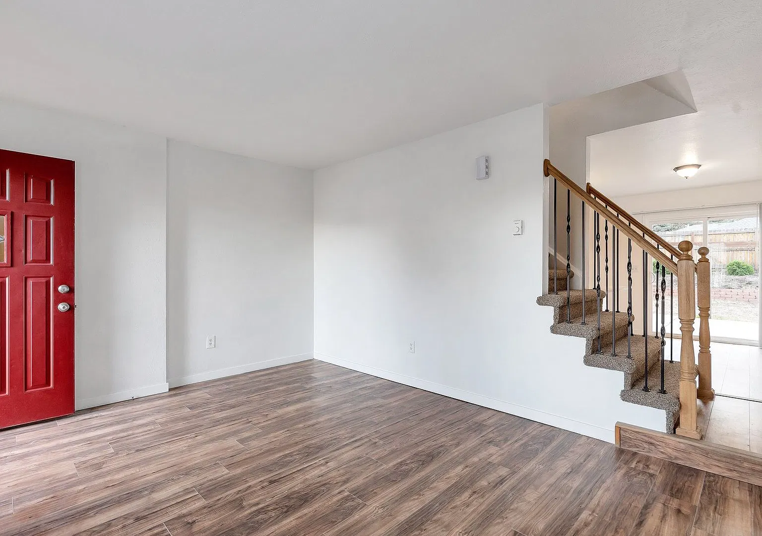 2 Bedroom Duplex with Updates, Large Fenced Backyard, Patio and Spacious RV Parking — Photo 3