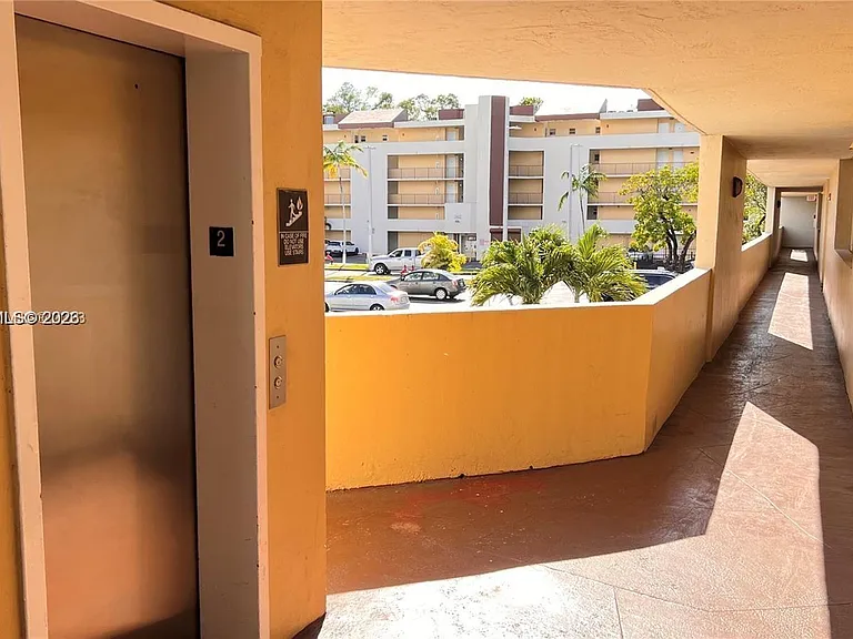 8850 Fontainebleau Blvd #401 — Photo 4