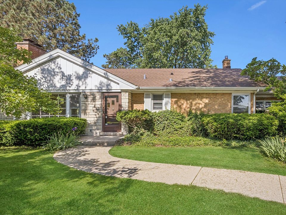 1st image of 1024 S Spring Ave