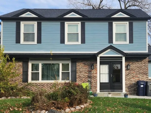 35 Devonshire Cir, Elgin, IL 60123