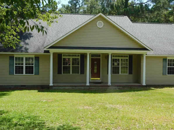 225 Briarcliff Rd, Swainsboro, GA 30401