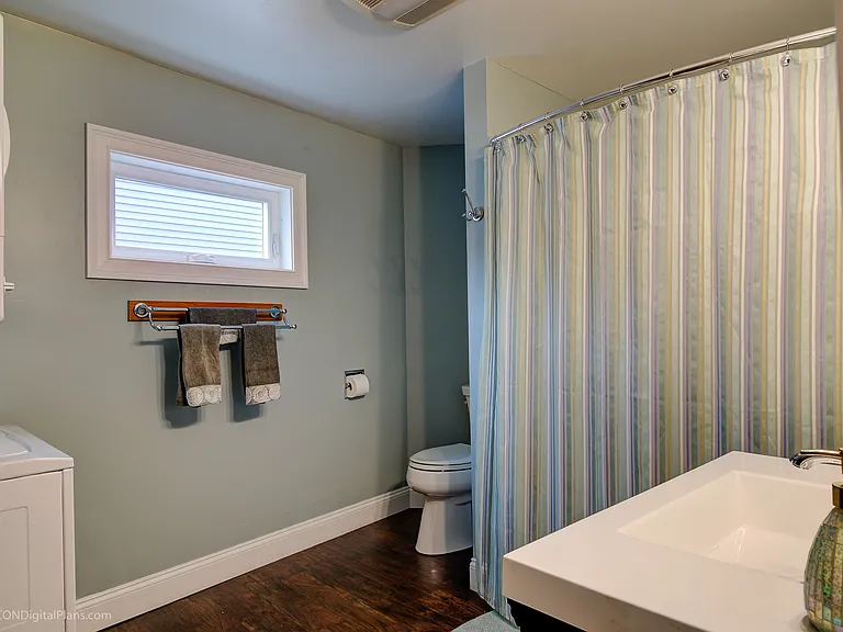 7 Dean Ave — Photo 9