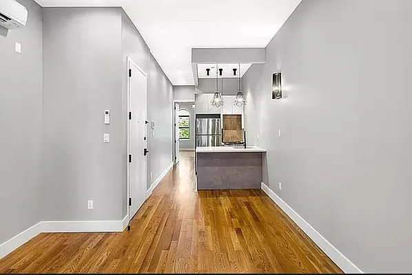 Rented by Space Link Realty | media 8
