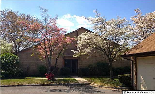 2nd image of 8 Dickinson Court