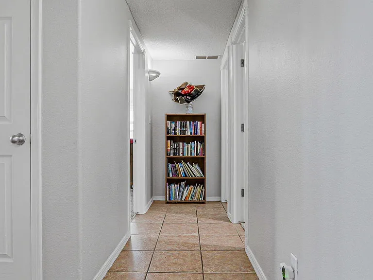3828 Tierra Aurora Dr — Photo 9