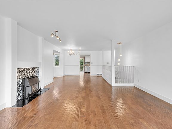 4th image of 23003 Reid Ave