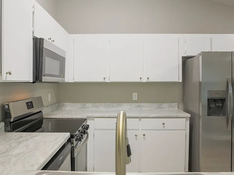 607 Scott St — Photo 12