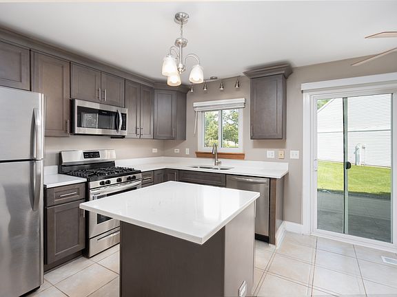 4th image of 840 Dogwood Ln