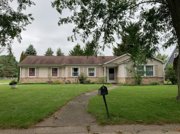 828 Vale Ct, Bowling Green, OH 43402