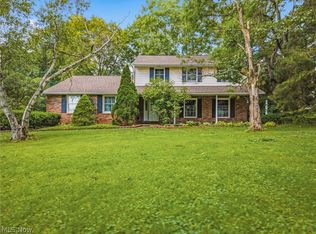2211 Hunting Valley St NW, North Canton, OH 44720