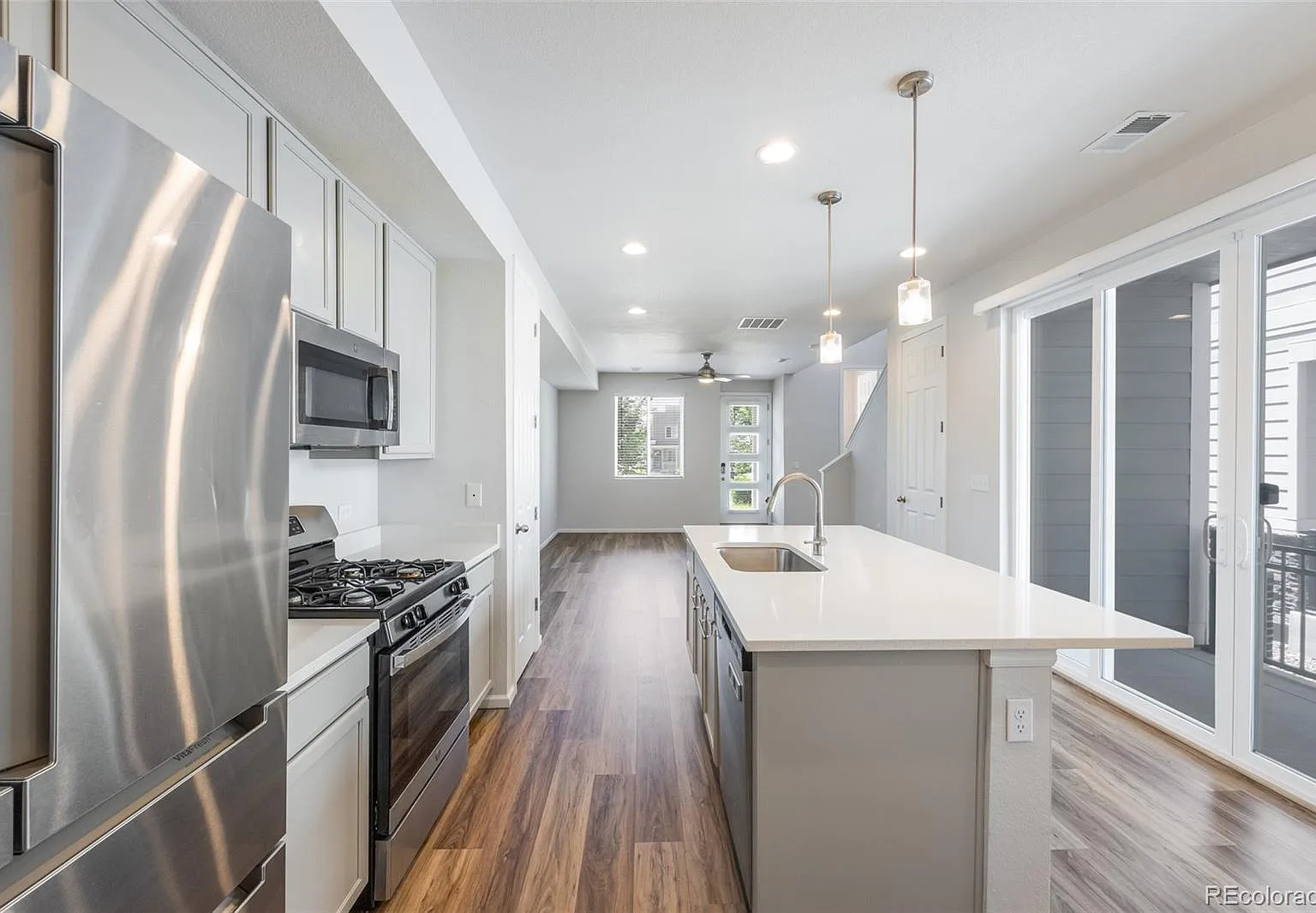 3 bed, 2.5 bath, 1534 sqft, $2,700 — Photo 3