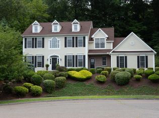 8 Chelsea Ct, Middletown, CT 06457