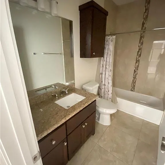 1013 E La Cantera Ave #3 — Photo 9