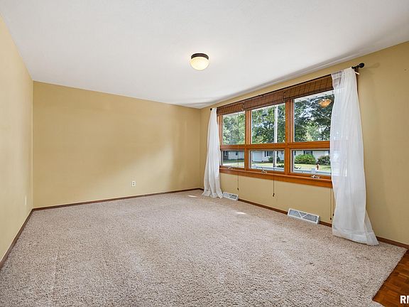5th image of 317 Stuber Ct