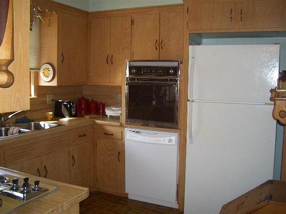2nd image of 1216 Park View Dr