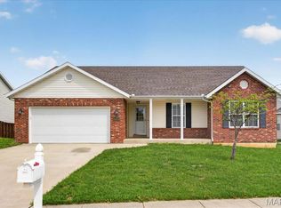 1104 Maplewood Ln, Waterloo, IL 62298