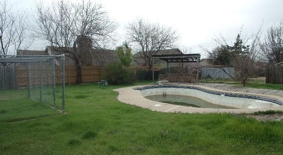 2nd image of 911 NW Becontree Pl