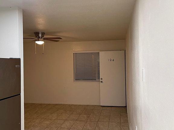 3rd image of 3061 E Hammond Ave #104-1