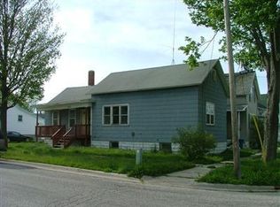 922 High St, Manistee, MI 49660