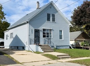 629 Gates St, Aurora, IL 60505