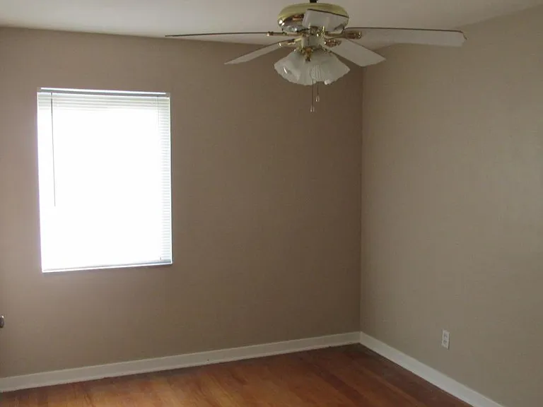 107 Weedon Dr — Photo 7