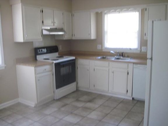 4th image of 1800 Marietta Dr #B