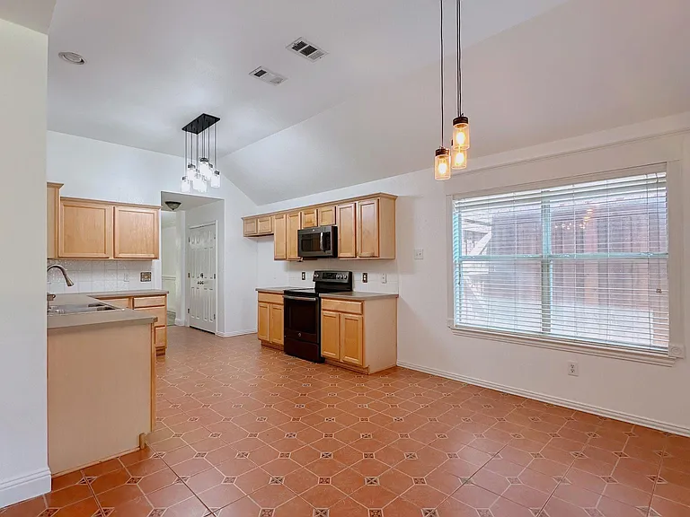 11601 Crystal Falls Dr — Photo 12