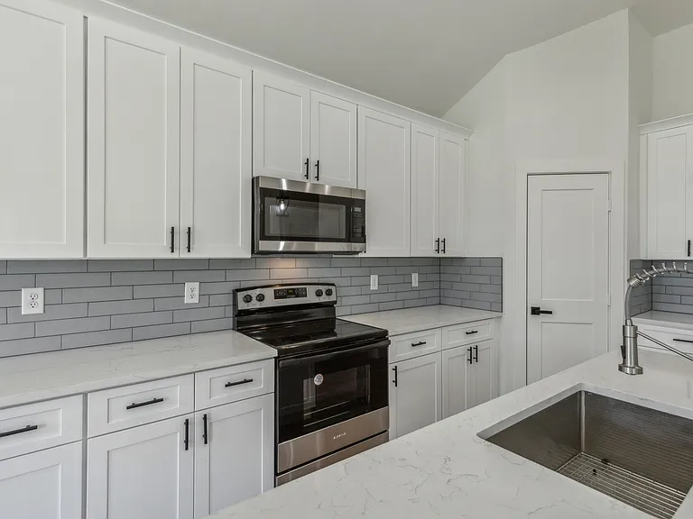 4617 Pickett St — Photo 7