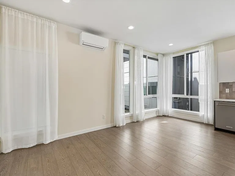 Living/Dining Area