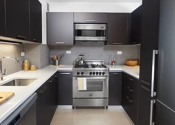 Rented by Manhattan Realty Group | media 14