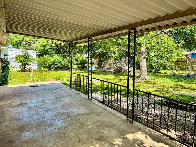 122 Chesley Dr — Photo 9