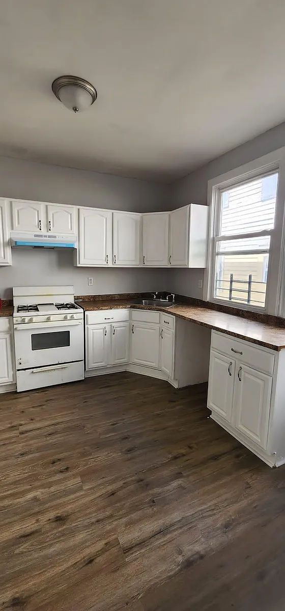 Building Photo - 702 S 19th St #1L