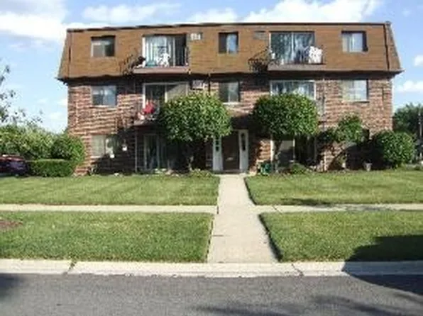 1228 Whispering Hills Ct APT 3A, Naperville, IL 60540