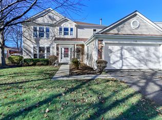 116 N Fiore Pkwy, Vernon Hills, IL