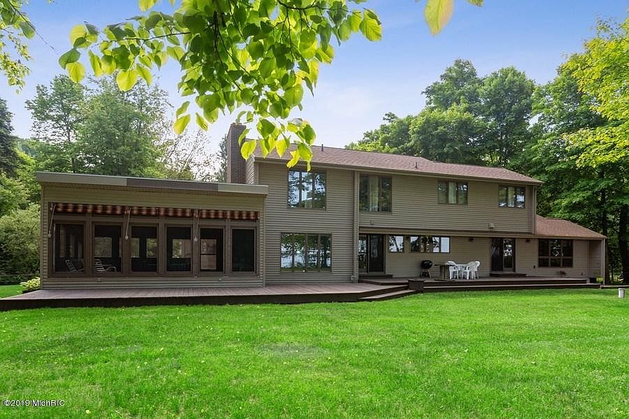 1st image of 4486 Greenwood Dr