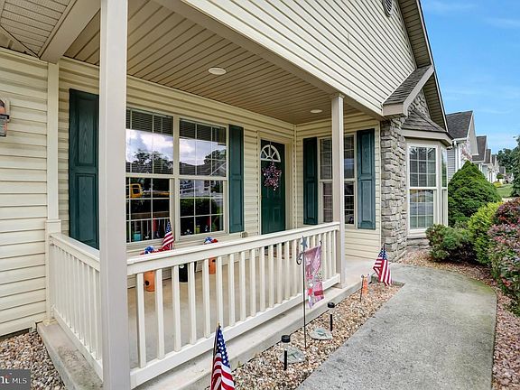 4th image of 84 Lantern Ln