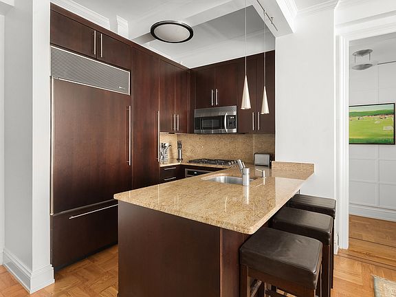 3rd image of 128 Central Park S #6D