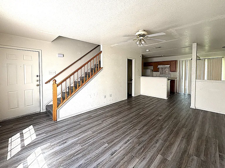 5709 Redstone Dr #D — Photo 2