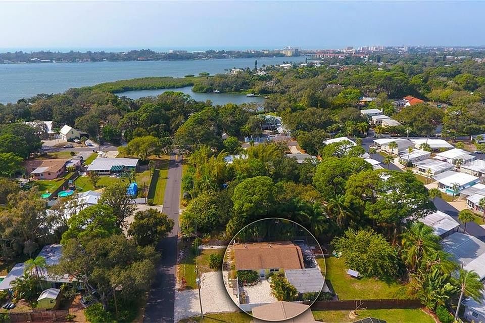 2nd image of 1825 Buccaneer Dr