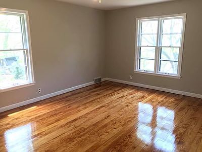 5th image of 2520 Albion Ave