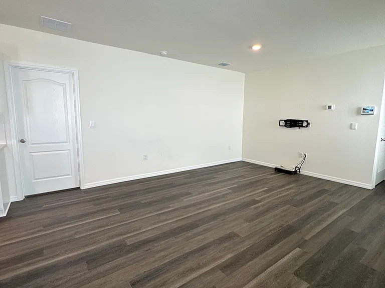 6131 Galloping Dr — Photo 14