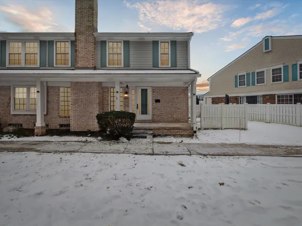 41734 Broquet Dr, Northville, MI 48167
