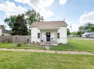 221 N York St, Martinsville, IL 62442