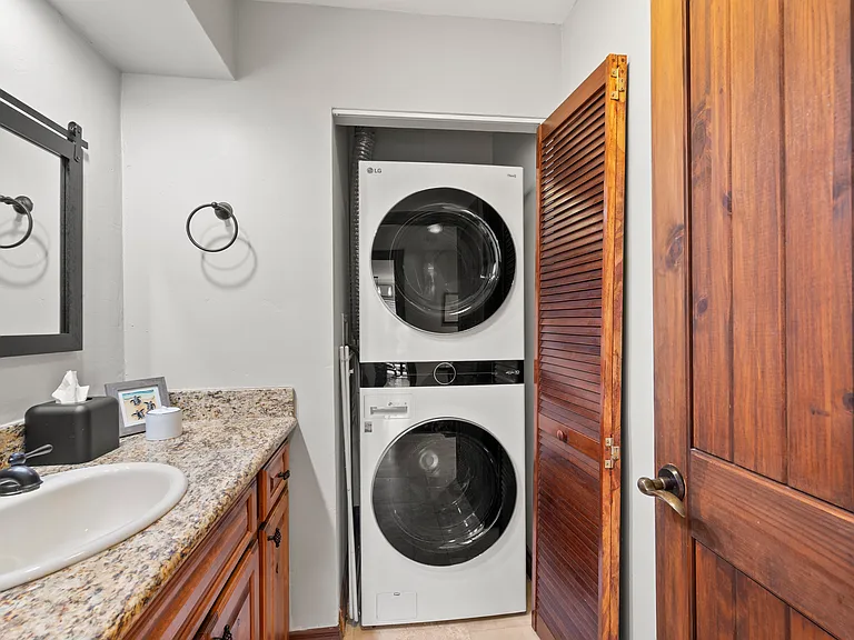 2955 McCall St #301 — Photo 19