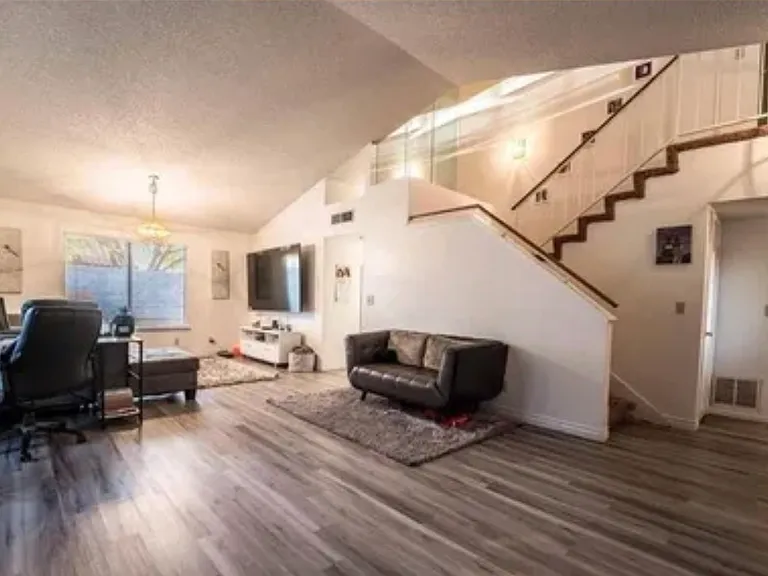 4824 Norway Ln — Photo 8